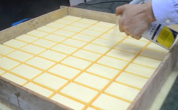 模具硅橡膠操作為什么要用脫模劑？